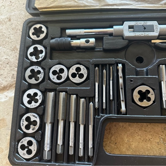 Two Tap and Die Sets – Metric & SAE – Complete & Partial – Thread Cutting Tools - Picture 3 of 9